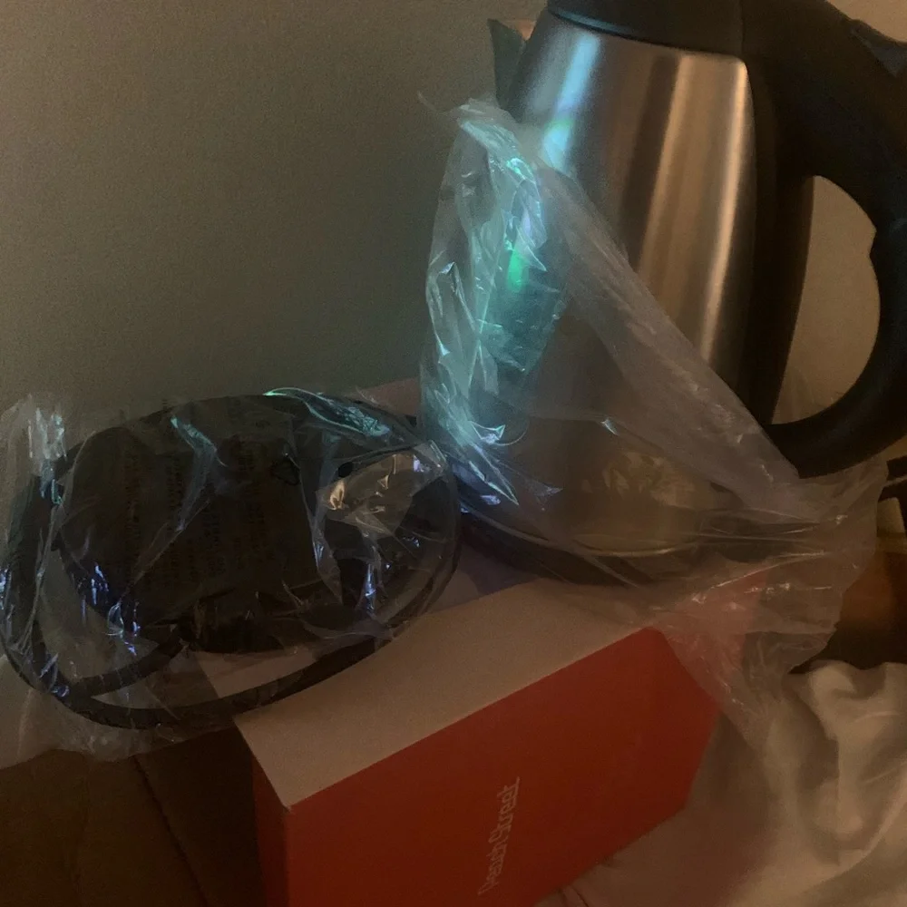 tea kettle - Picture 2 of 10